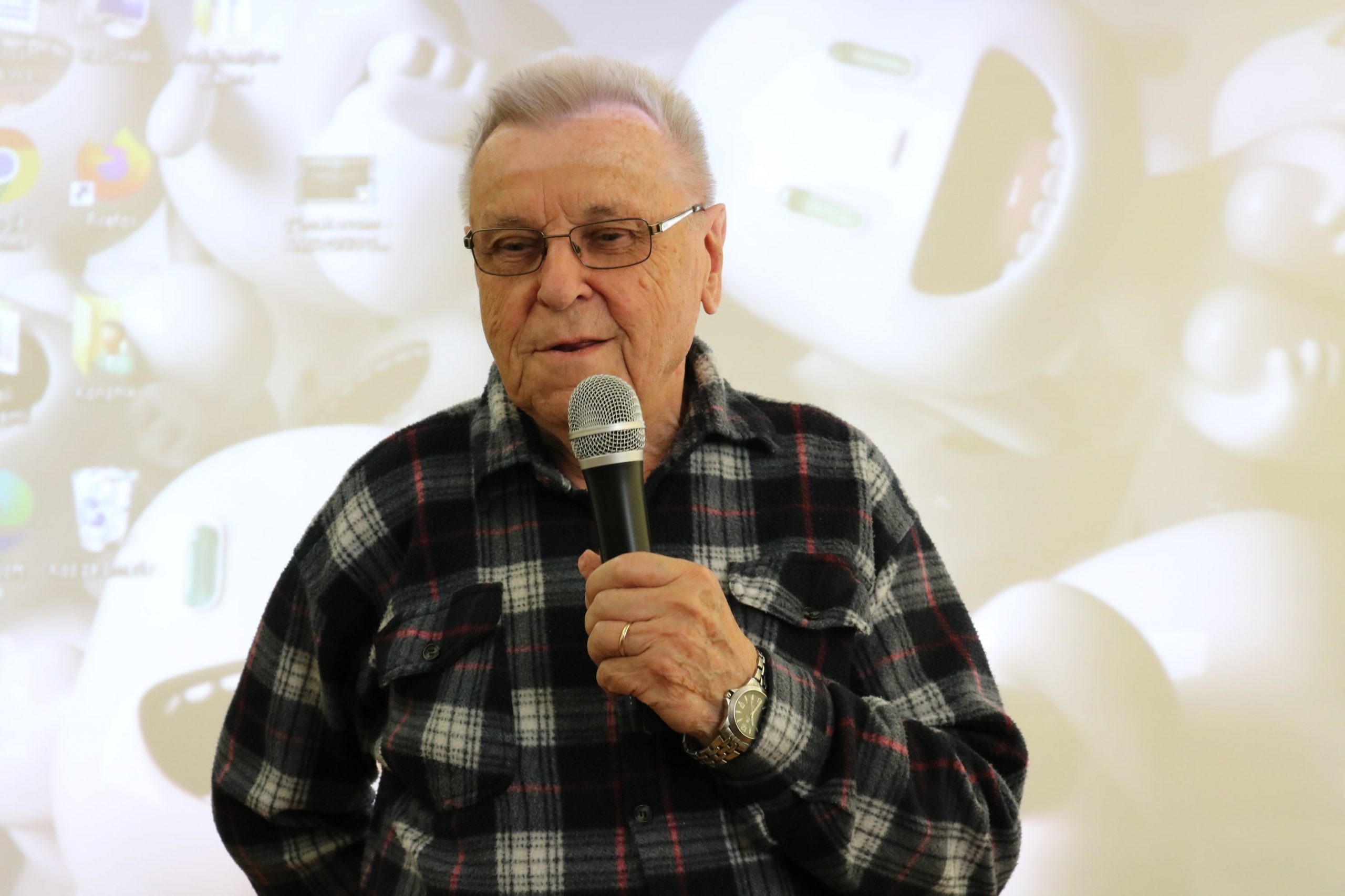 “Proljeće i radost pjesme”- dr. sc. Radovan Kranjčev korisnicima